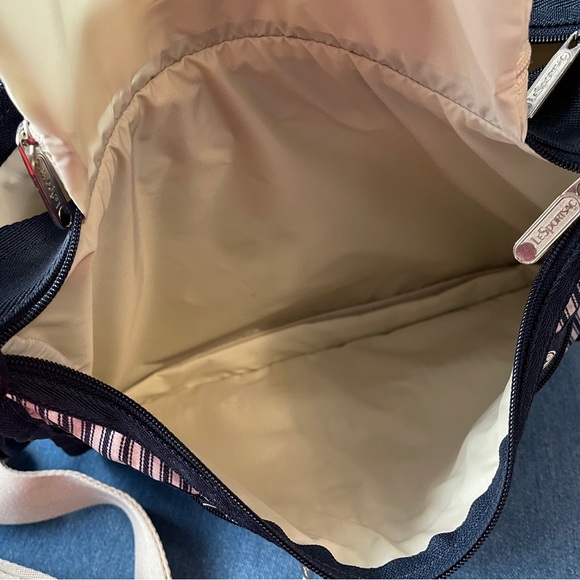 Le Sportsac Deluxe Everyday Bag in Navy & White Stripes print - Picture 2 of 5